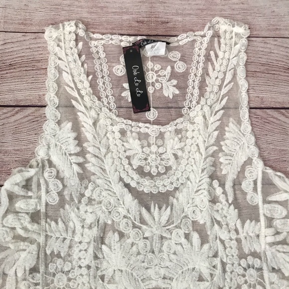 NWT! Lace summer top - Picture 4 of 4